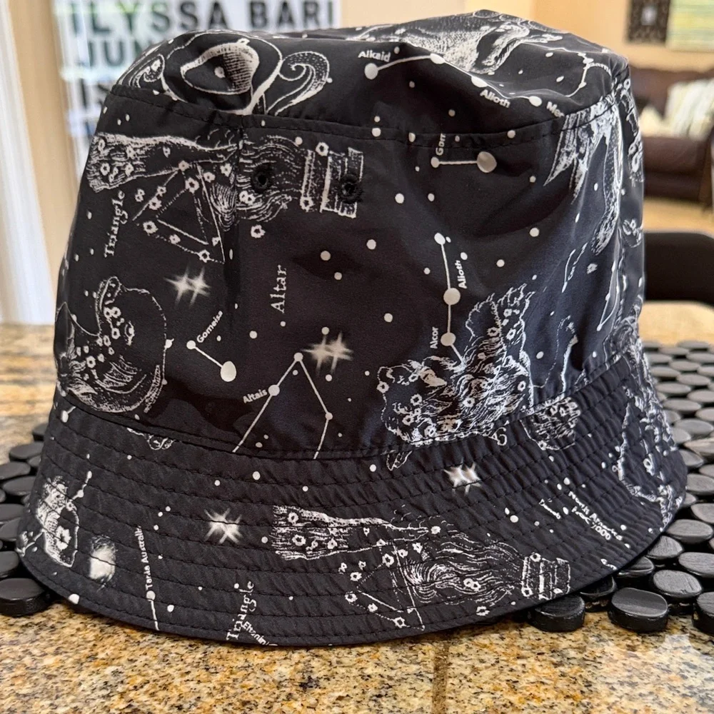 Valentino Black Logo Bucket Hat - Picture 2 of 3